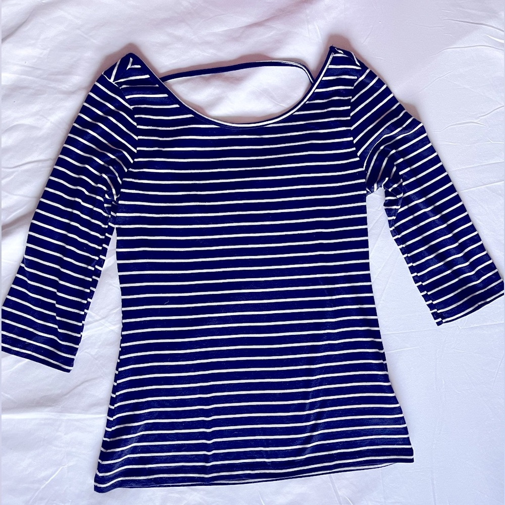 Scoop back striped shirt with 3/4 length sleeves